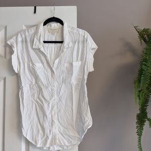 Cloth & Stone Button Down Shirt Size Medium